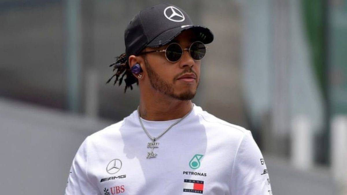 El campeón de la Fórmula Uno Lewis Hamilton renueva por un año con Mercedes