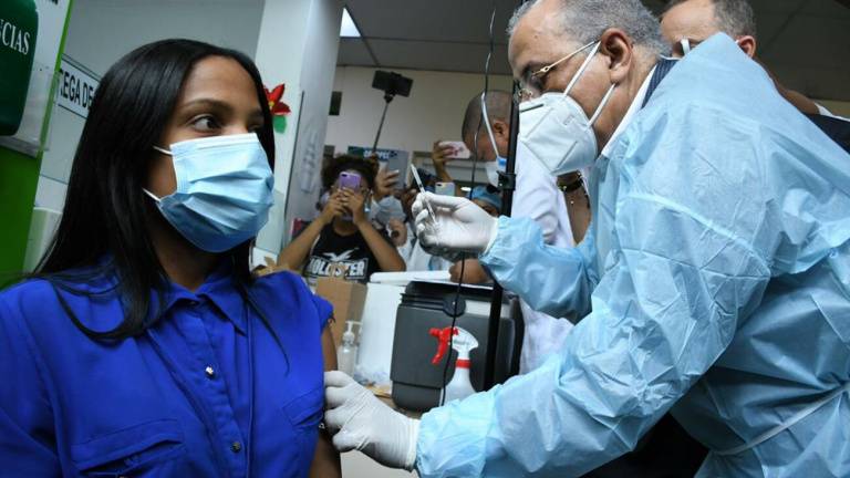 26,400 personas se han vacunado contra el COVID-19 en RD