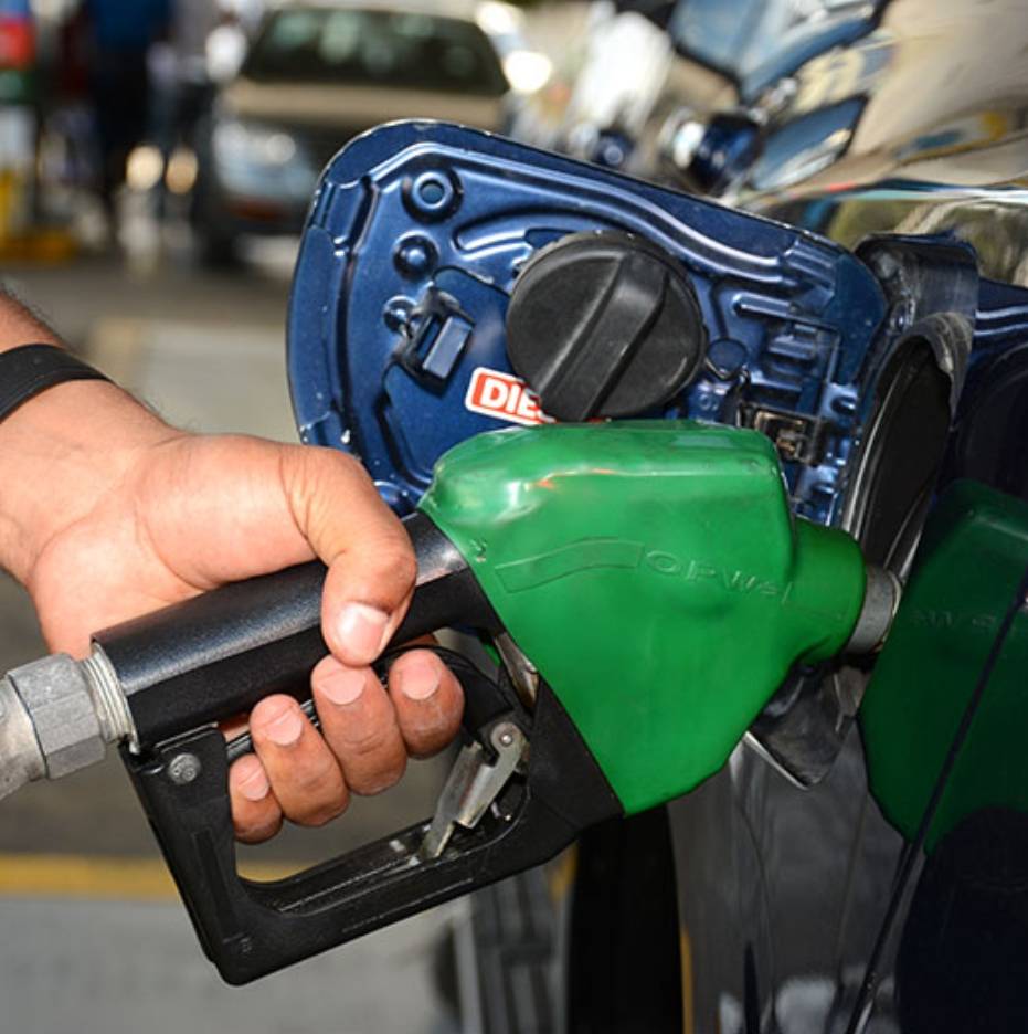 Combustibles suben entre dos y cinco pesos
