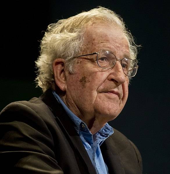 La carta de Noam Chomsky al arzobispo Francisco Ozoria Acosta sobre las tres causales