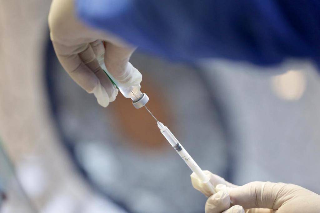 Tres funcionarias detenidas por el robo de 500 vacunas anticovid