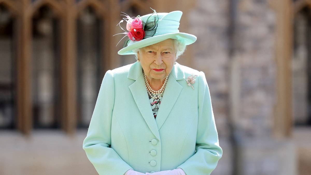 Reino Unido analiza mensaje de la Reina a los Sussex, que no condena el racismo