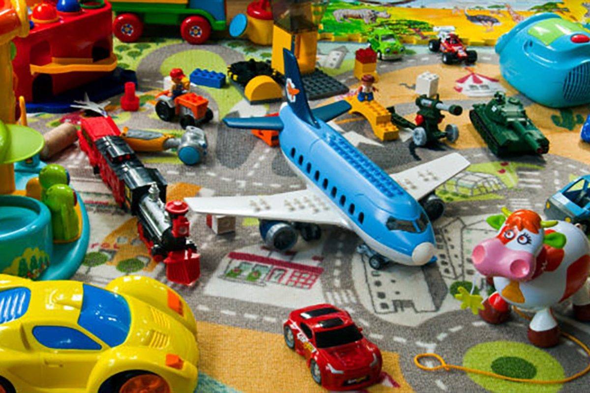 UE aprueba plan para prohibir tóxicos peligrosos en productos como juguetes