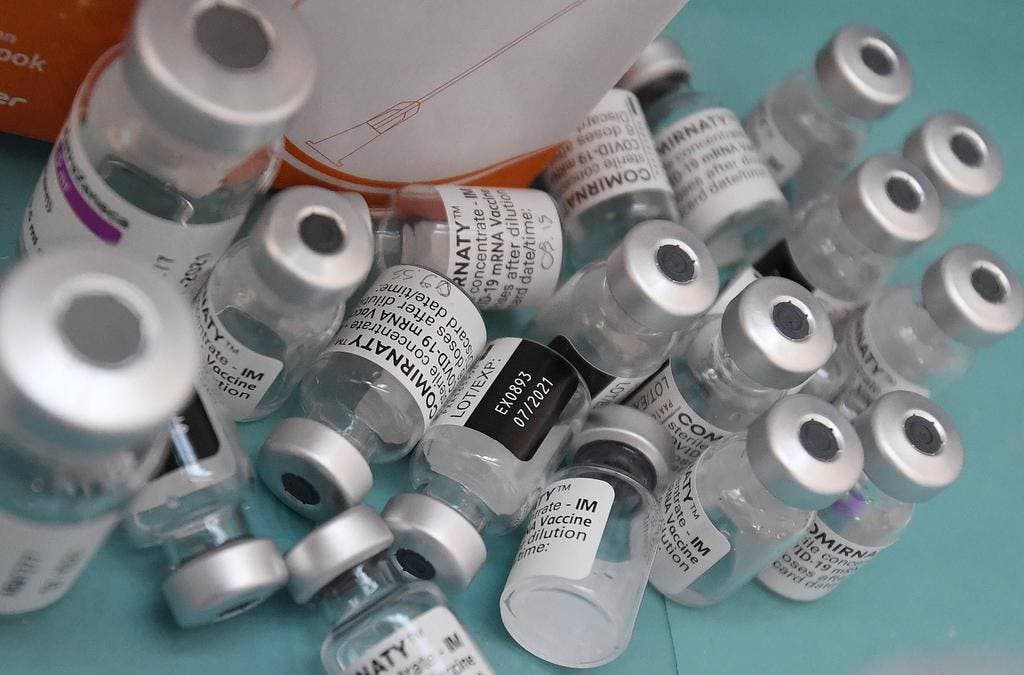 Pfizer detecta vacunas falsas contra el COVID en México y Polonia