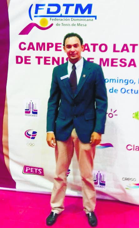 Designan a Víctor Hernández árbitro de tenis de mesa
