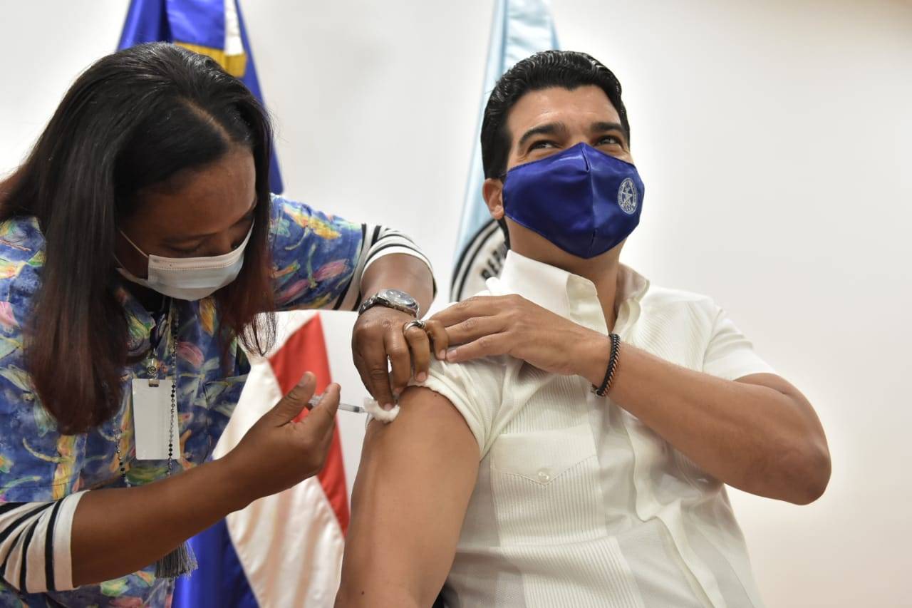 El INAPA inicia jornada de vacunación contra el COVID-19 a sus colaboradores
