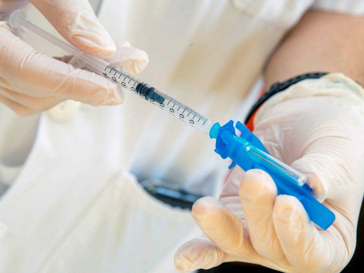 Más de 150 mil personas se vacunaron ayer contra la COVID-19, anuncia Abinader