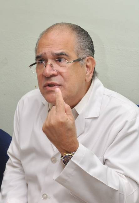 Jesús Feris Iglesias: «Las clínicas no quieren enfrentarse a las ARS»