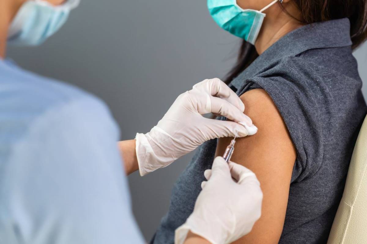 Nuria Piera abordó el tema de tercera dosis de la vacuna contra COVID-19
