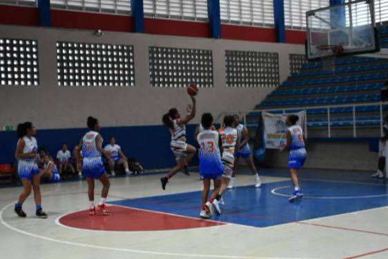 Polanco y Calderón guian team Enma Rivera a la final basket superior