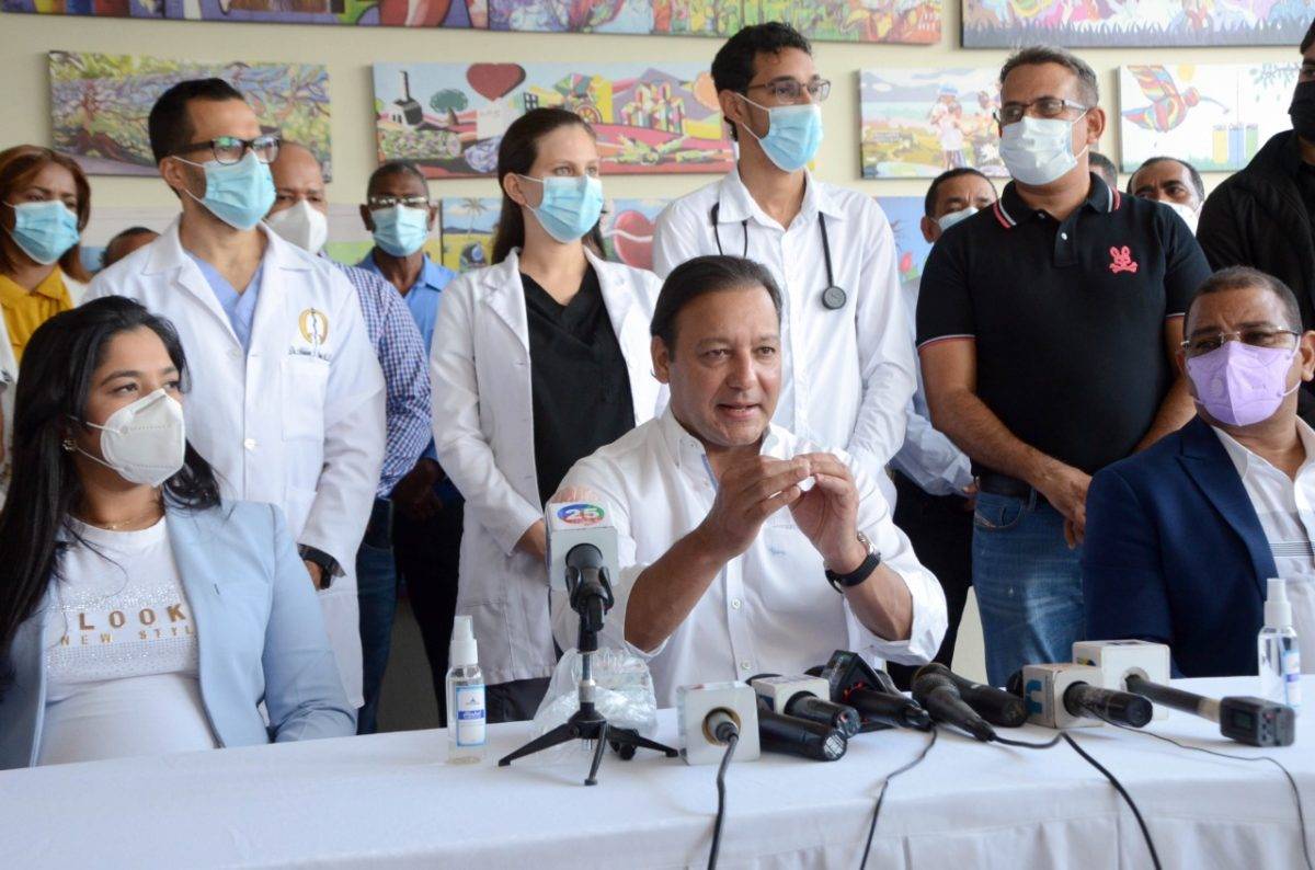 Alcalde de Santiago dice será obligatoria tarjeta de vacuna para entrada a espacios públicos