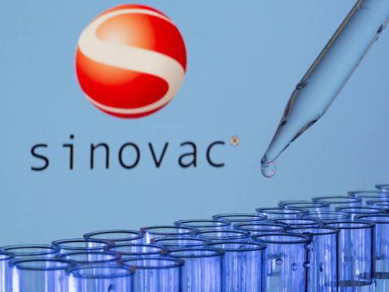 Sinovac revela cuándo podría tener nueva versión de su vacuna contra ómicron