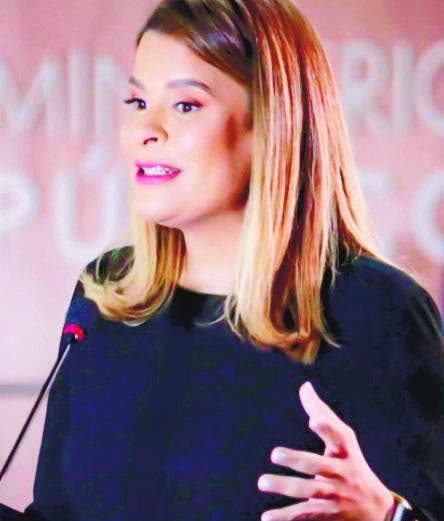 Directora MGP niega se le impida acceso de abogados a cárceles, como denunció Cáceres