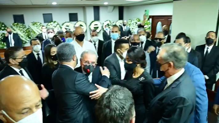 Video del momento en que Leonel Fernández y Danilo Medina se «abrazan»
