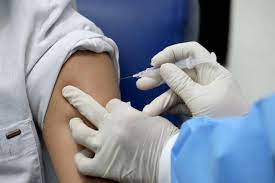 Santiago acelera el ritmo para lograr el 70% de vacunación