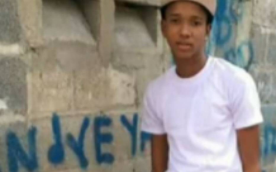 Agentes policiales ultiman joven 17 años en el barrio 27 de Febrero