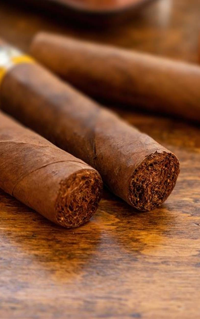 Certifican artesanos en la elaboración cigarros