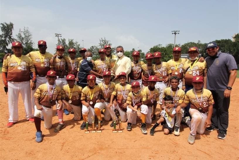 Premian equipo béisbol infantil de Venezuela