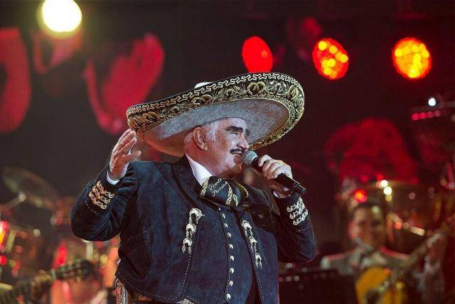 Médicos reportan «grave pero estable» al cantante mexicano Vicente Fernández