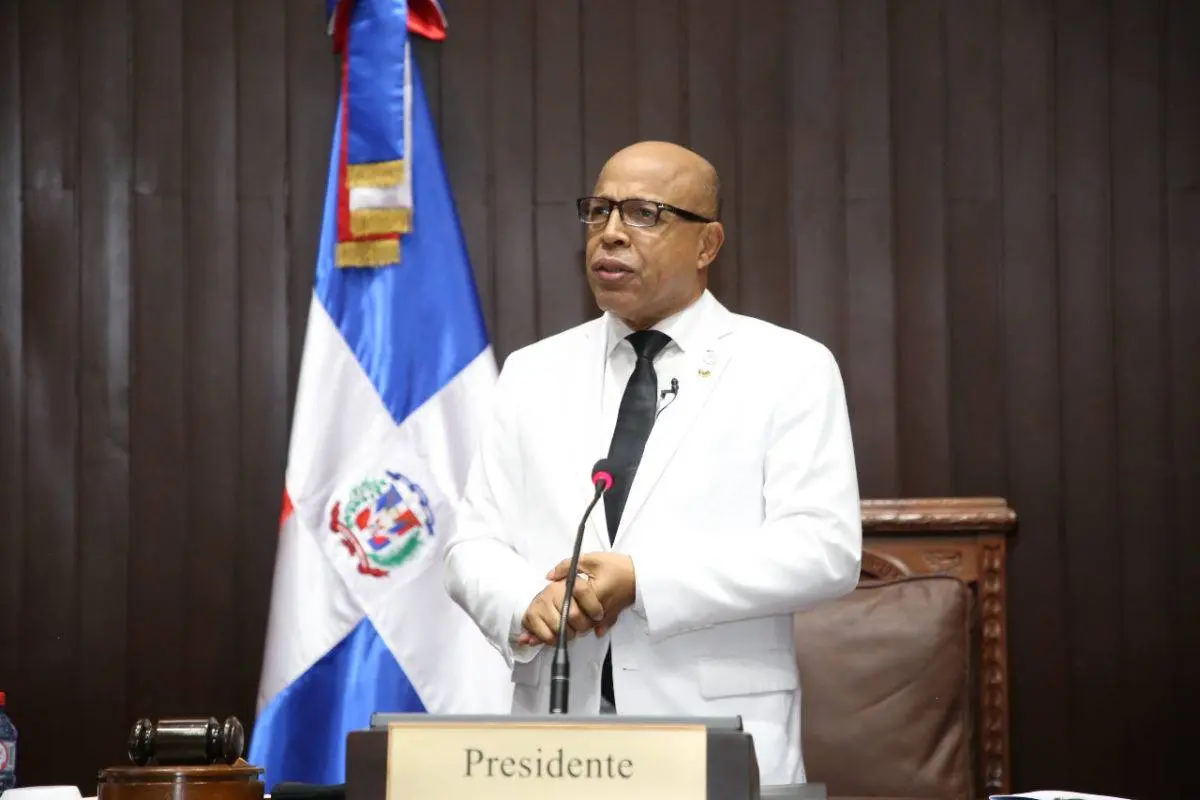 Alfredo Pacheco es juramentado nueva vez como presidente de la Cámara de Diputados