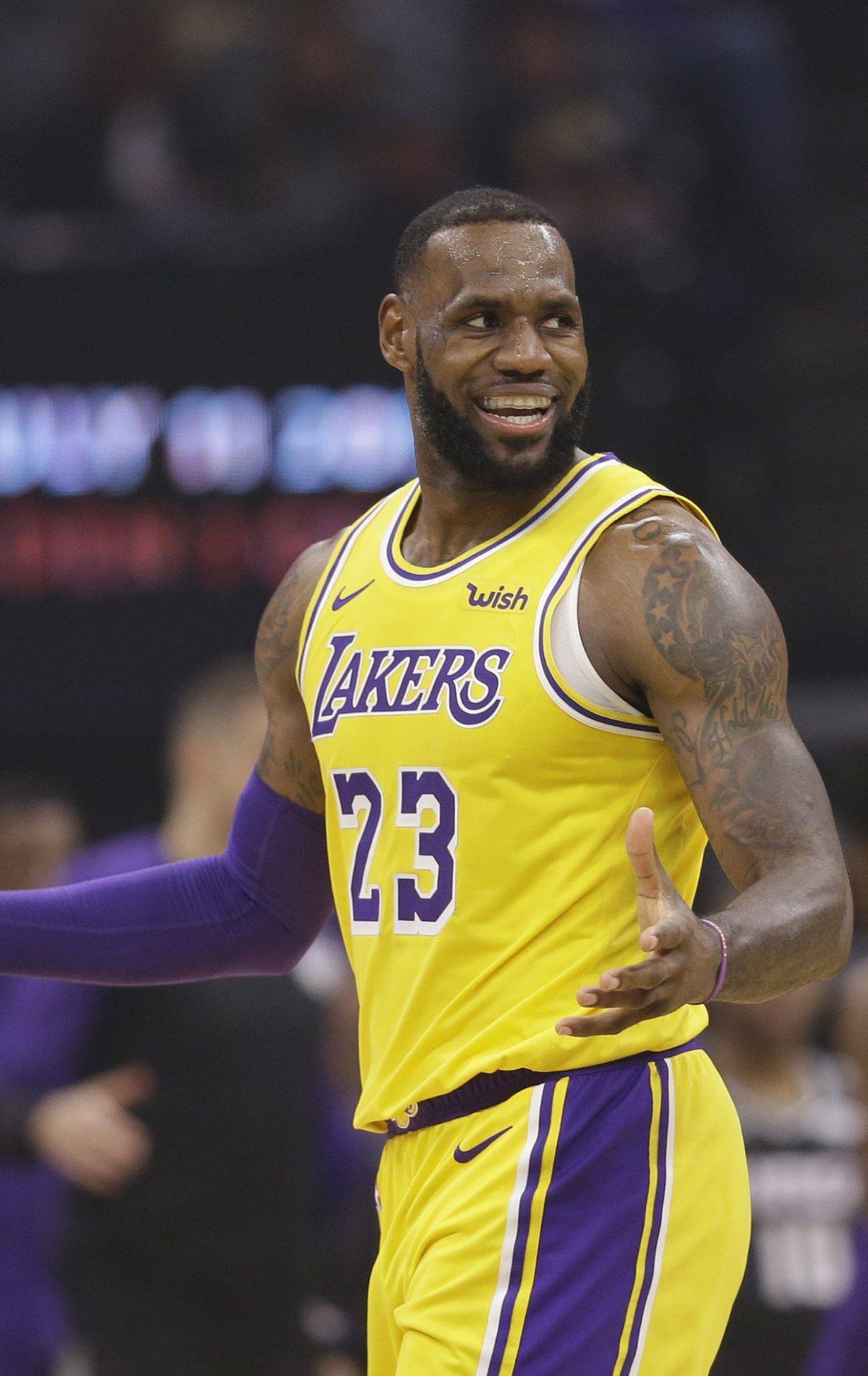 Adquisición de Westbrook fortalece Lakers
