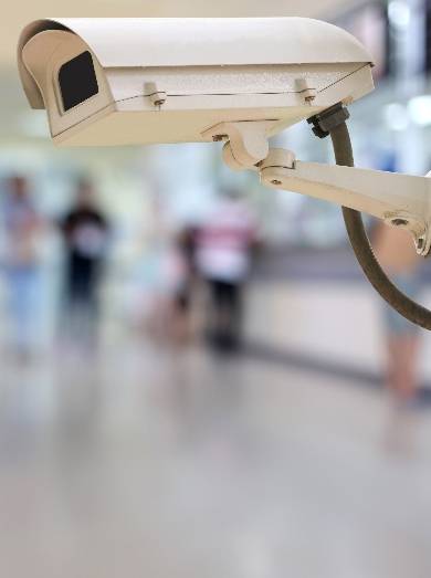 Covid lleva a sector salud a reforzar la seguridad en centros