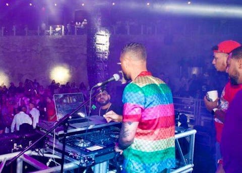 DJ Adoni conquista Europa con su estilo peculiar de animar