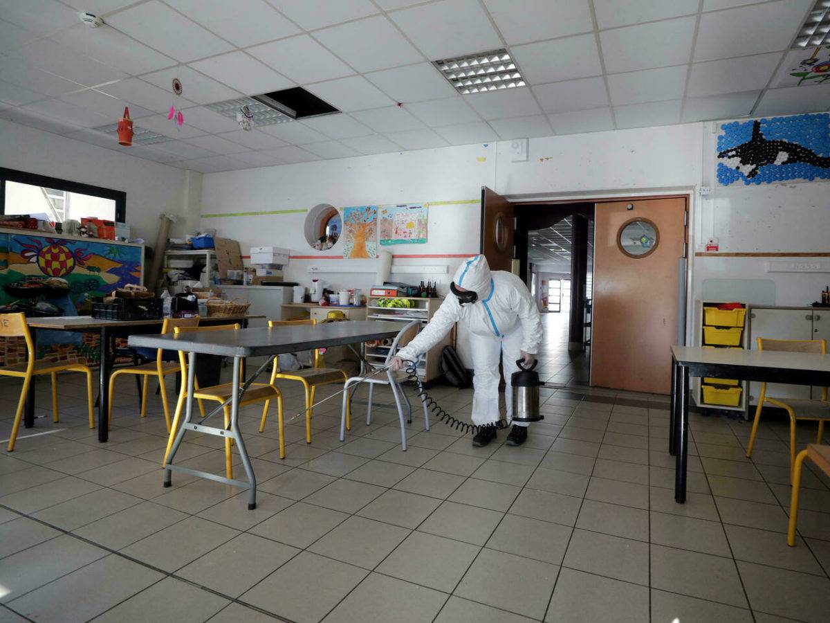Los alumnos de primaria en media Francia podrán ir sin mascarilla en clase