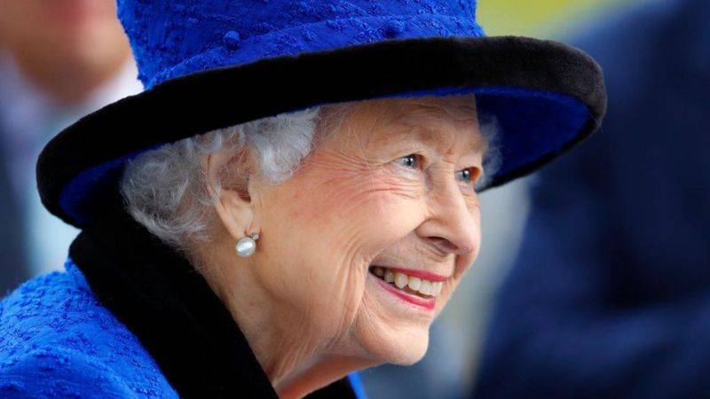Isabel II descansa y desempeña “tareas ligeras” tras el alta hospitalaria