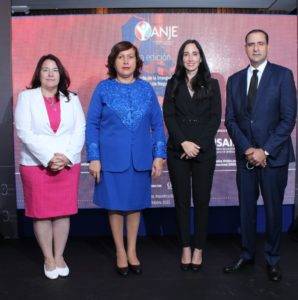 Representantes de la USAID, Ministerio de Interior y Policía, ANJE y Finjus.