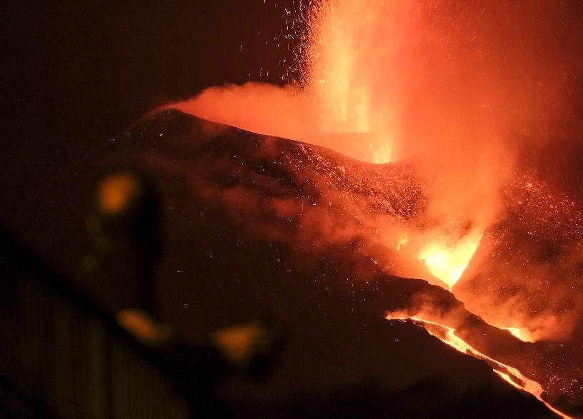 Volcán La Palma se vuelve agresivo