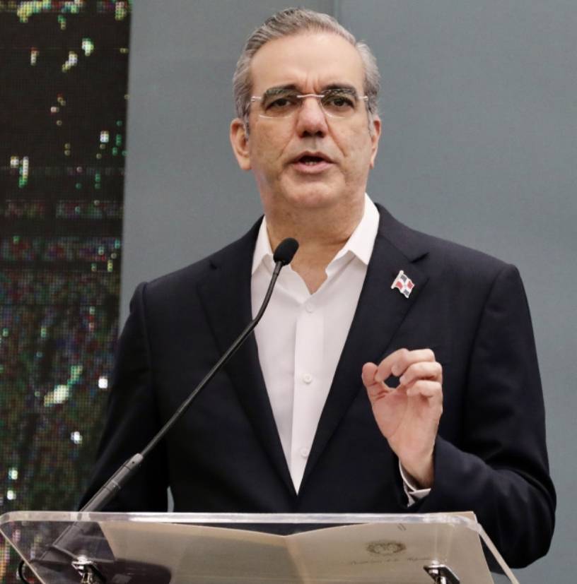 Luis Abinader anuncia aumentos de pensiones de generales retirados FFAA