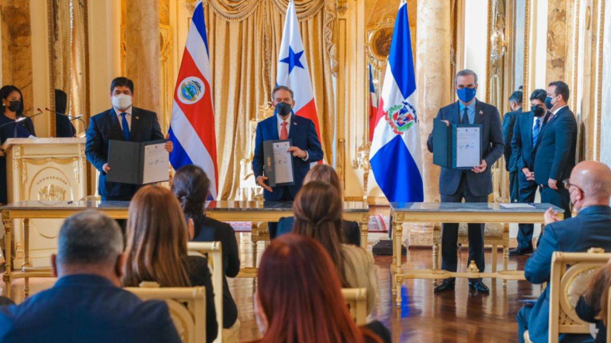 Presidentes RD, Costa Rica, Panamá proponen desarmar a haitianos