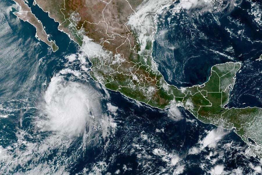 El huracán Pamela se fortalece en el Pacífico mexicano