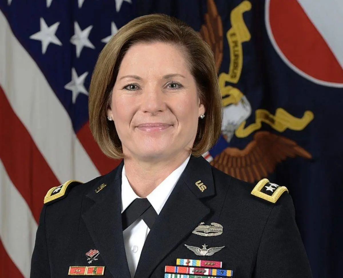 Asume la primera mujer como jefe del Comando Sur de EEUU