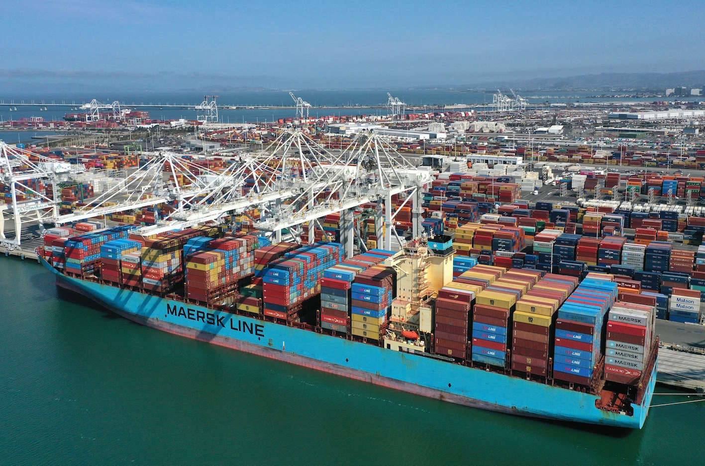 EE.UU anuncia más fondos para agilizar el tráfico ante el atasco portuario