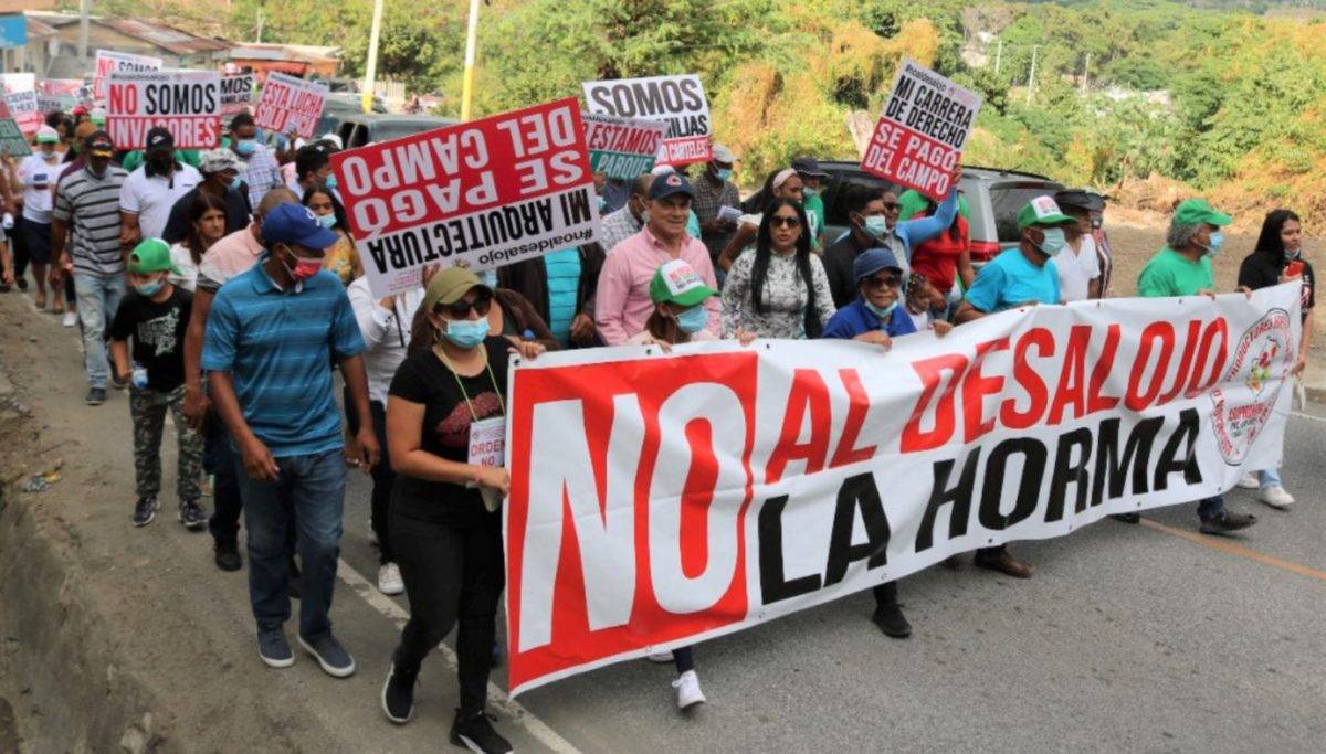 San José de Ocoa marcha en defensa de productores