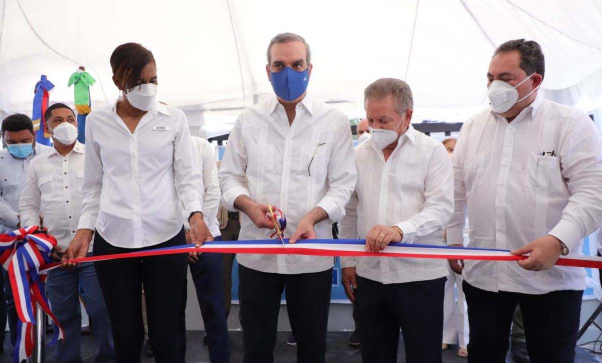 Presidente Abinader inaugura obras San Cristóbal e Higüey