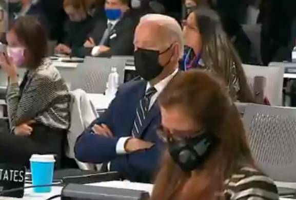 Video viral: Presidente de Estados Unidos se duerme en Cumbre del Clima