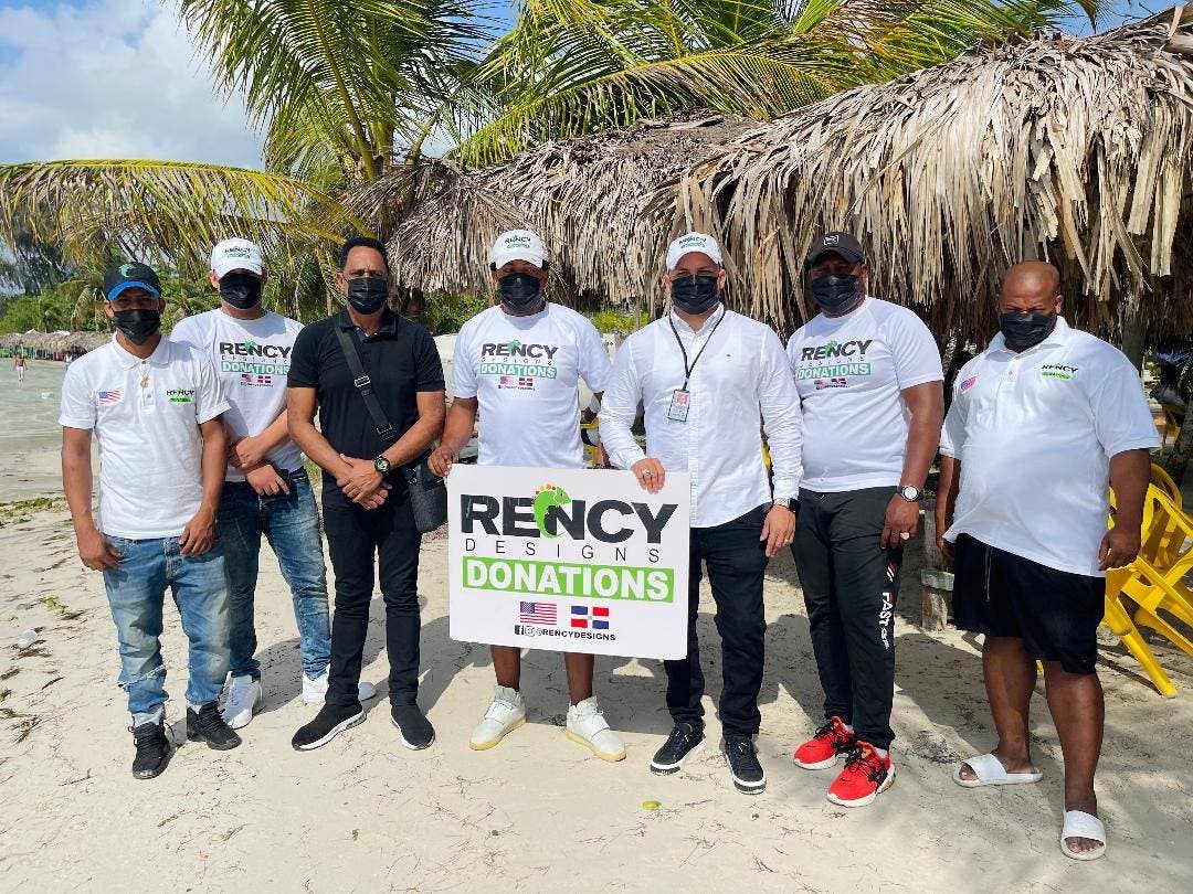 Fundación Rency Designs Donations USA visita playa de Boca Chica