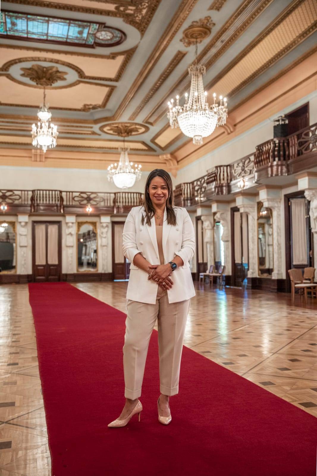 Abinader designa a Bianca Báez Pearson como primera secretaria de embajada RD en La India