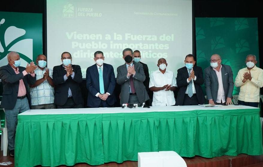 Ramón Valerio se juramenta en FP junto a 53 expresidentes de comités de base