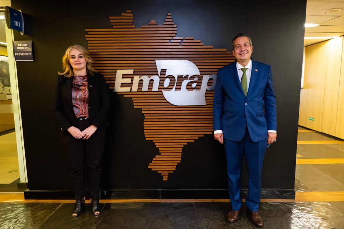 Jorge Mera se reúne con Embrapa para acuerdo entre Agricultura y Medio Ambiente
