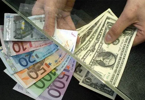 ¿Cuáles son las consecuencias de la paridad del euro con el dólar?