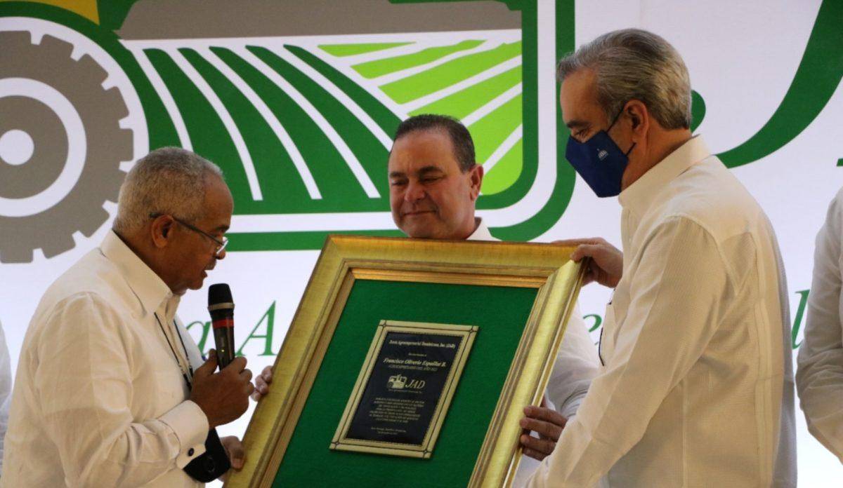 Oliverio Espaillat, Agroempresario del Año 2021