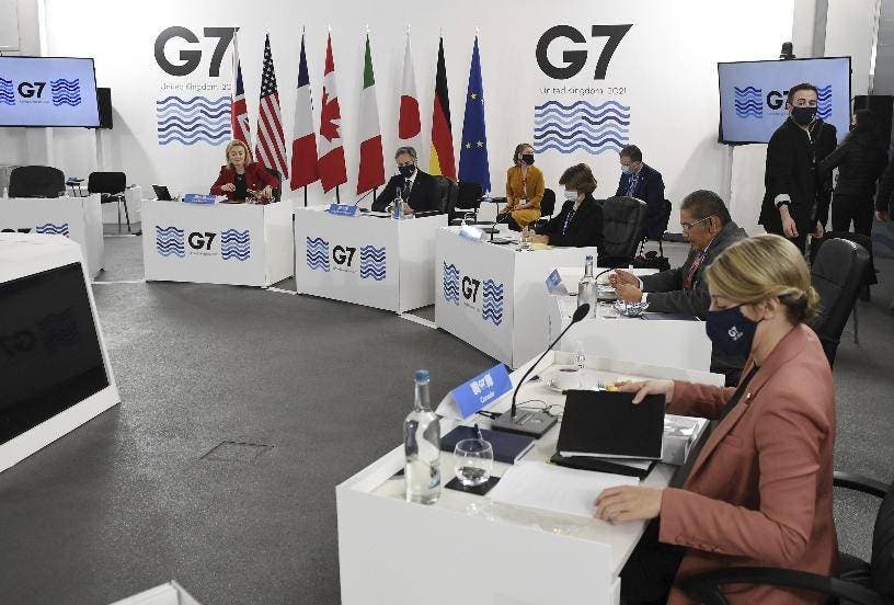 G7 debatirá el viernes posibilidad de poner un tope a precios del crudo ruso