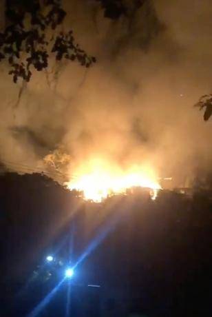 Video del incendio en complejo turístico «Casa Bonita» en Barahona
