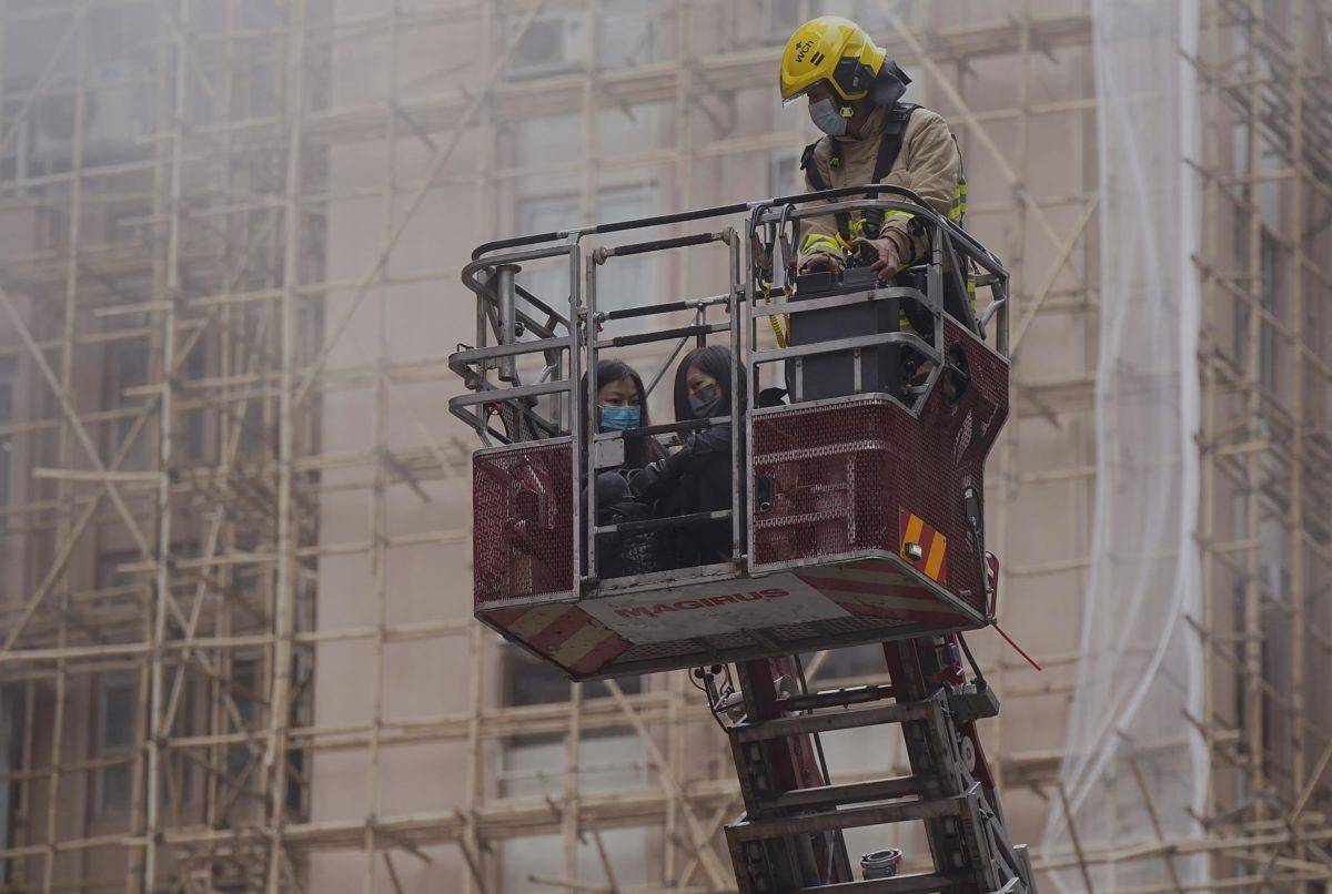 Un incendio atrapa a cientos de personas en el World Trade Center, Hong Kong