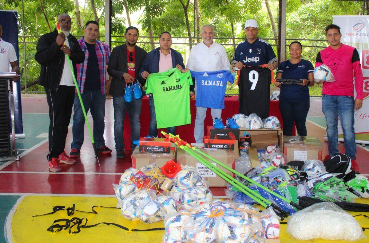 Fedofútbol entrega útiles en Samaná, MTS y Duarte