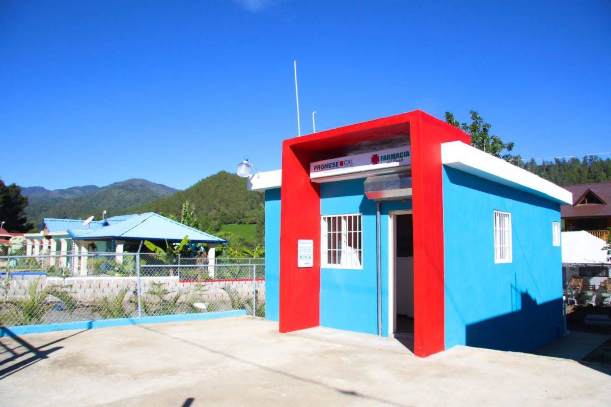 Inauguran Farmacia del Pueblo en Manabao